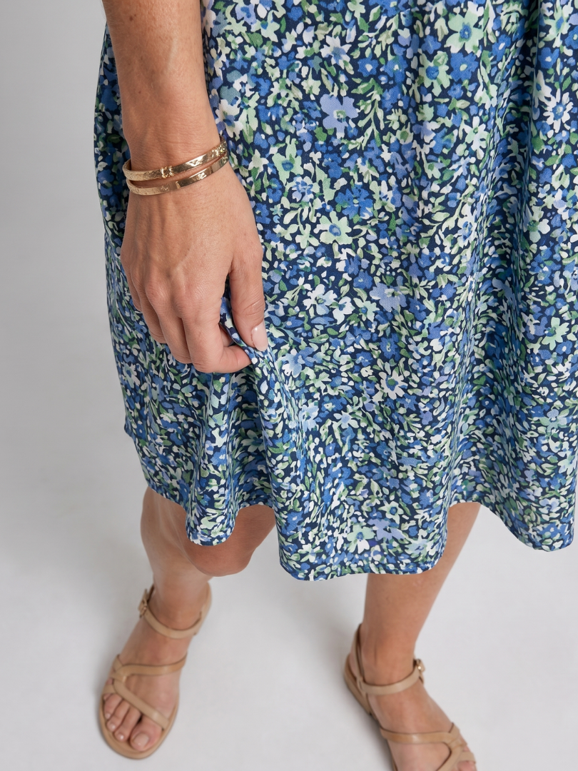 Women’s Short Sleeve Tropical Print Knee Length Dress