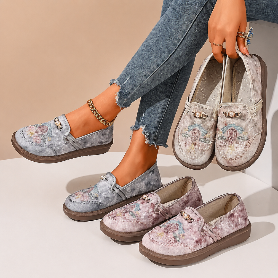Women’s Lightweight Breathable Walking Shoes