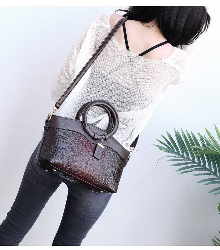 Women’s Classic Heritage Shoulder Bag