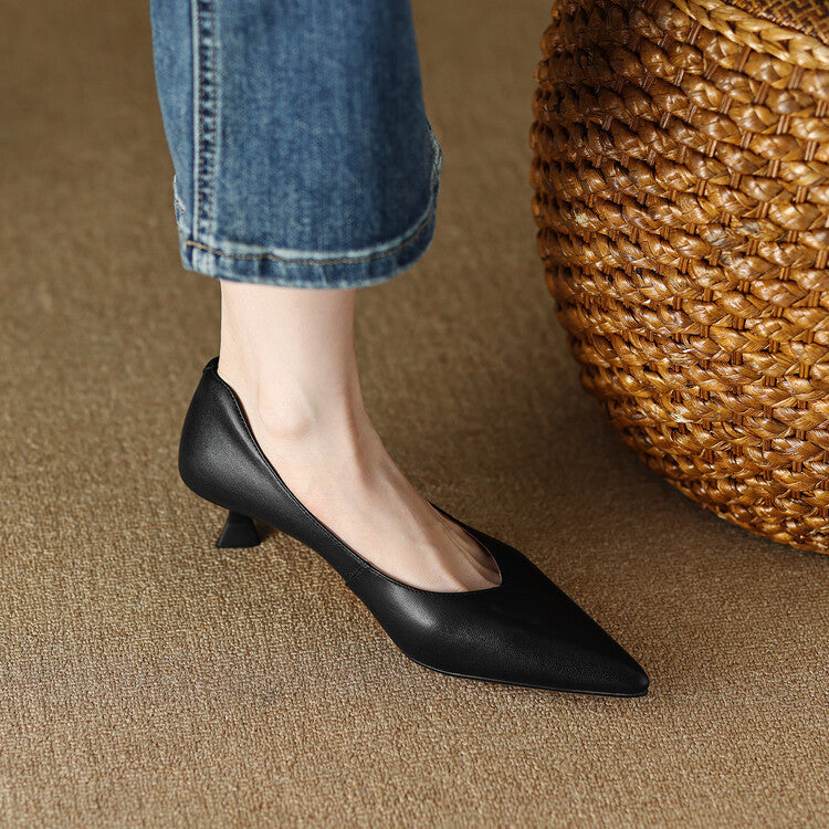 Women’s Classic Closed Toe Dress Pumps