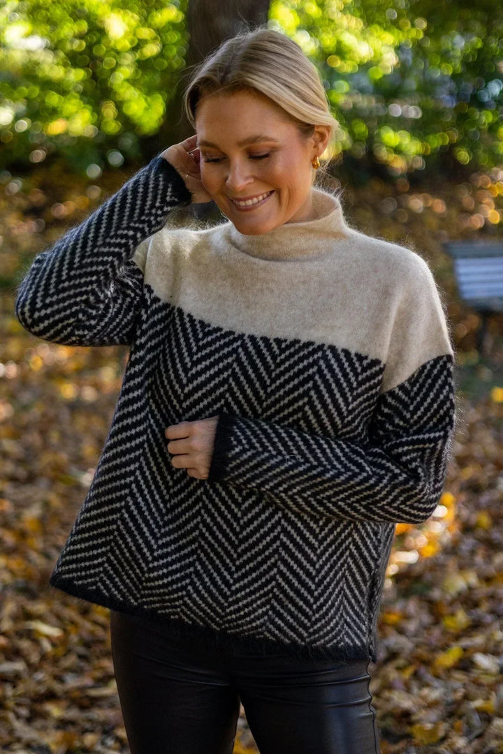 Women’s Long Sleeve Knit Turtleneck Sweater