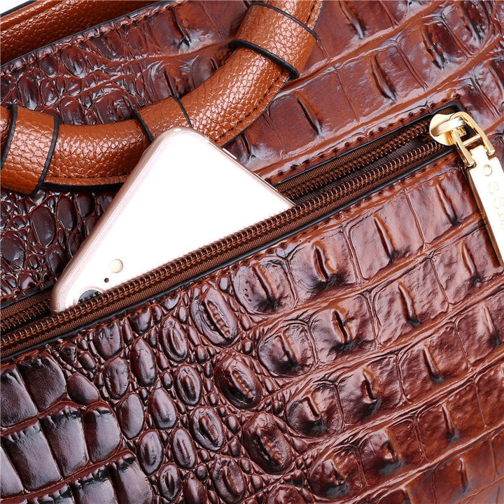 Women’s Classic Heritage Shoulder Bag