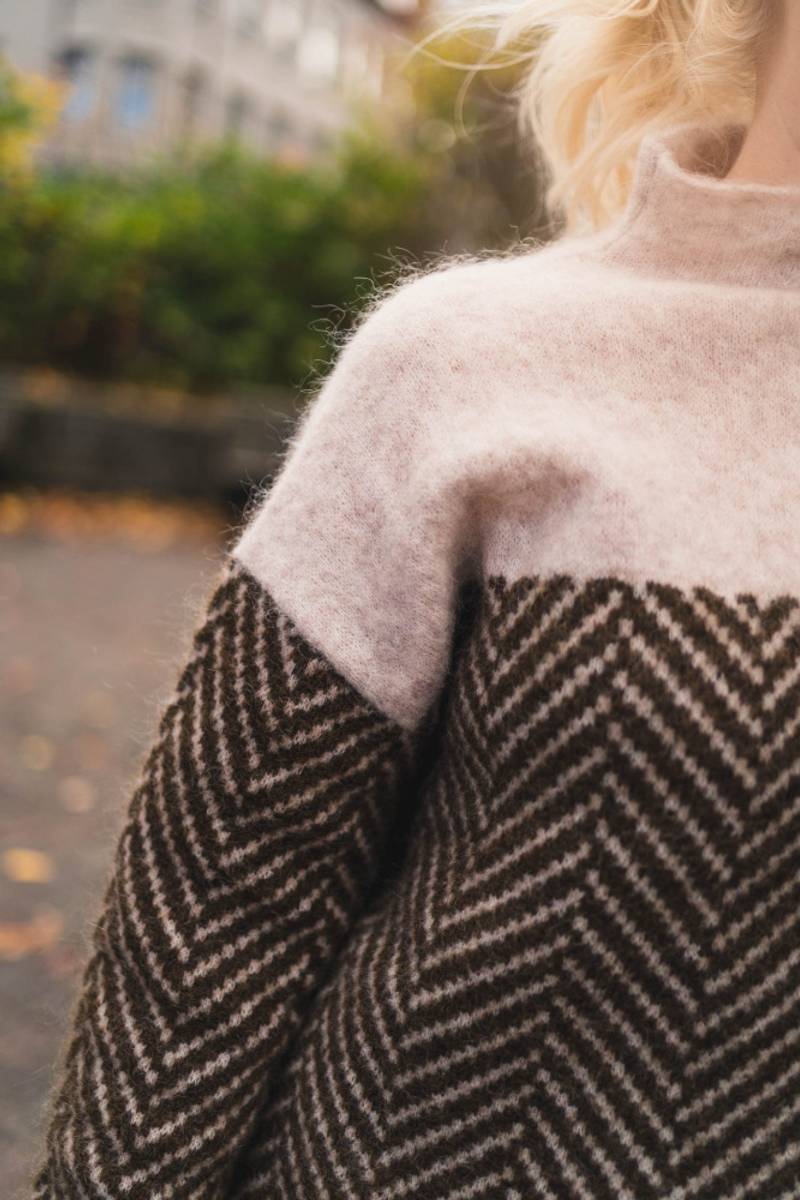 Women’s Long Sleeve Knit Turtleneck Sweater